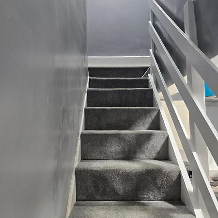 Manchester - House - Sleeps 6 - Parking - Garden Exteriér fotografie